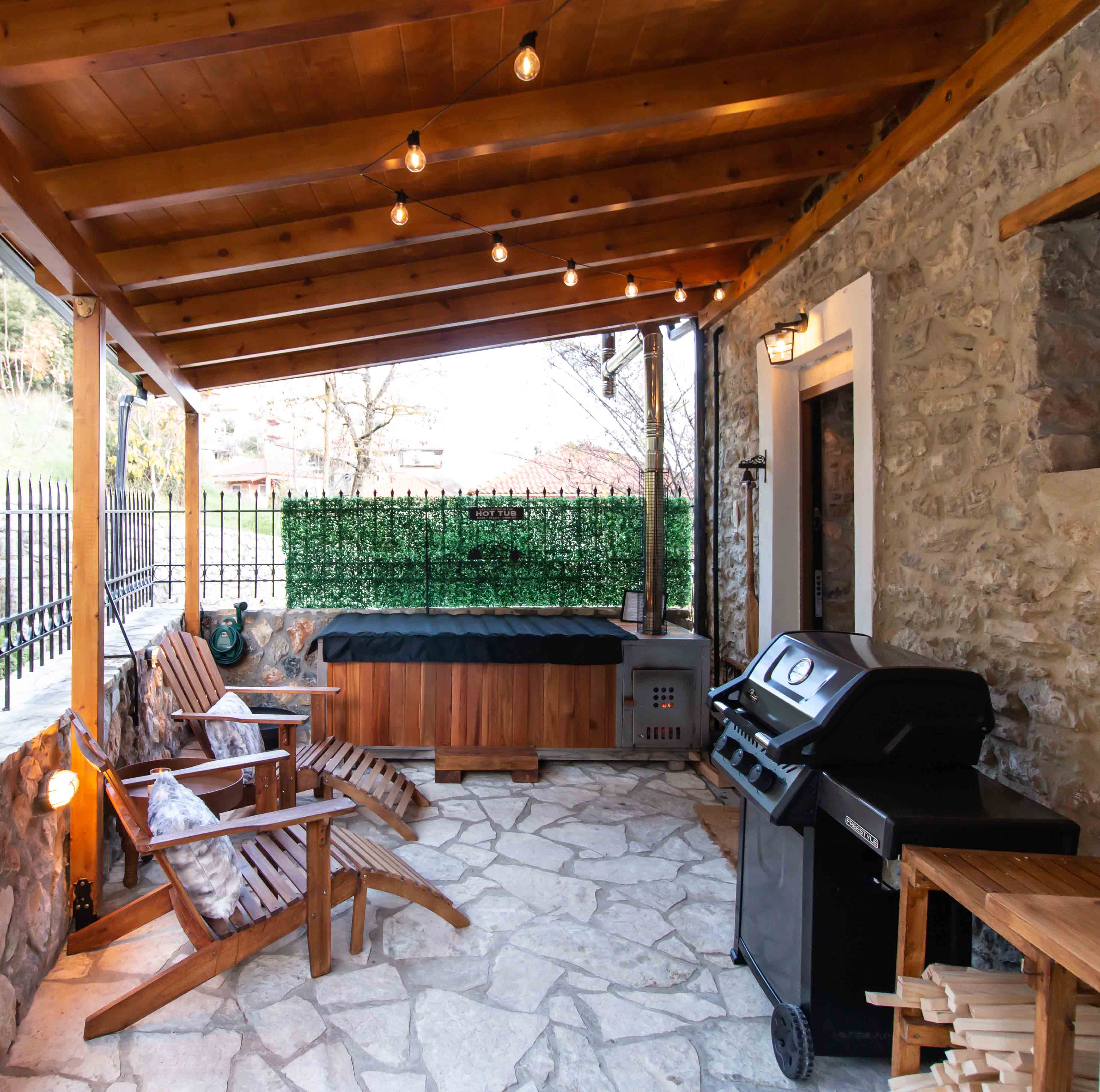 chalet με jacuzzi bbq